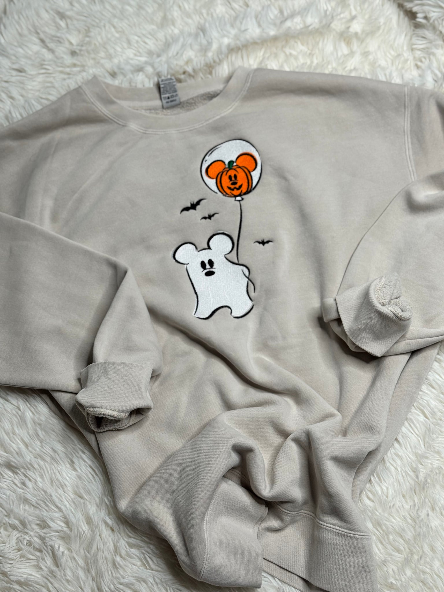 Pumpkin balloon - gildan crewneck
